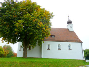 Das Ziel der Radltour, die St.- Leonhardskapelle in Velburg. Foto: Klaus Eifler