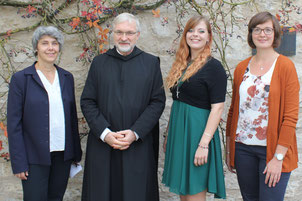 Bild: Bischof Gregor Maria Hanke mit den pastoralen Mitarbeiterinnen: (von links): Karin Hähnlein, Dorothee Sowada und Claudia Kühnlein. Foto: Bernhard Löhlein.