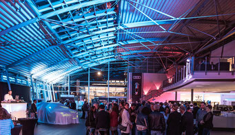 Der Audi Showroom von Fischer Automobile bei der Markteinführung des neuen Audi e-tron.  Foto: Moritz Mümmler