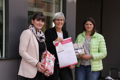 Von links: Sophie Stepper (Vorstand), Jutta Rother (Stiftungsrätin) und Alexandra Hiereth (Projektleiterin), Foto: Vera Finn
