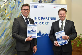IHK-Präsident Michael Matt (l.) und Hauptgeschäftsführer Dr. Jürgen Helmes geben der regionalen Wirtschaftspolitik Impulse. Foto: Burdack