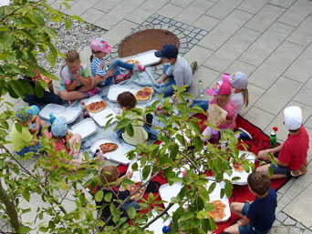  Picknick mit selbstgemachter Pizza  Foto: Anita Dengel