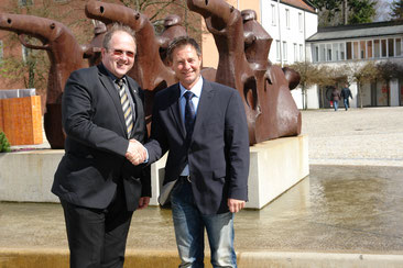 Erstes Kennenlernen von Bürgermeister Dr. Alfred Pohl und Neumarkts OB Thomas Thumann im Jahr 2010 (Foto: Franz Janka)