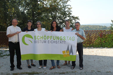 Das Planungsteam trifft letzte Vorbereitungen auf dem Habsberg, Foto: Isabell Inzenhofer