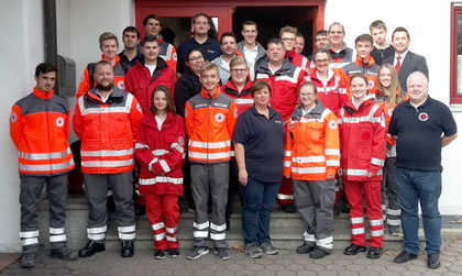 Ausbildungsleitung zusammen mit den Mitgliedern der Bereitschaften und Wasserwachten und BRK-Kreisgeschäftsführer Klaus Zimmermann, Foto: Herbaty C.