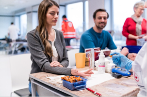 Künftig wird der Hämoglobinwert vor der Untersuchung durch den Arzt am Blutspendertermin bestimmt..